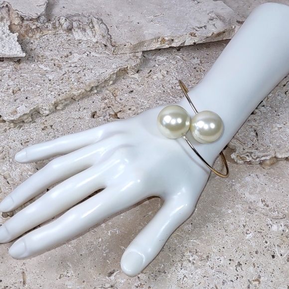 R. J. Graziano Pearl Wrap Bracelet - Picture 2 of 5